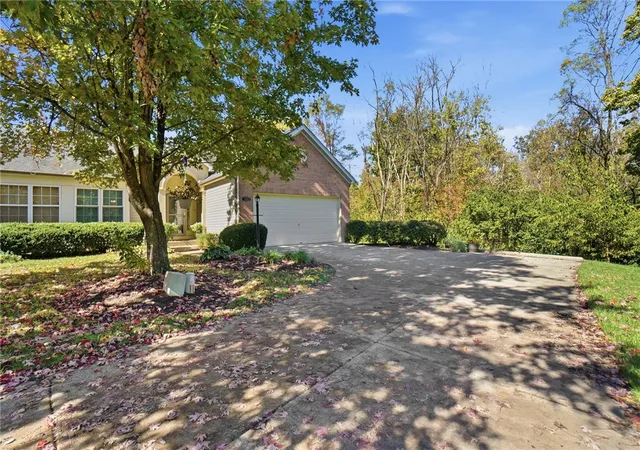 Photo 2 of Single family home for sale at 958 Raintree Ln, Maineville, OH 45039 | MLS# 971452 | Listing updated on 2026-10-20