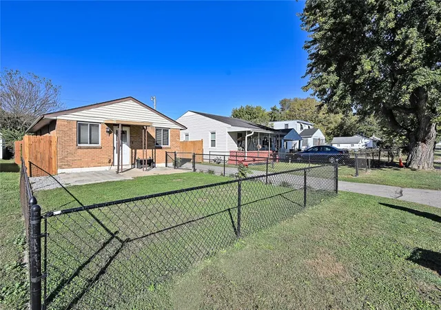 Photo 3 of Single family home for sale at 4709 Wire Dr, Dayton, OH 45414 | MLS# 971557 | Listing updated on 2026-10-28
