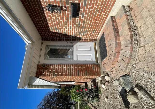 Photo 3 of Single family home for sale at 1814 Wilshire Dr, Piqua, OH 45356 | MLS# 971401 | Listing updated on 2026-10-27
