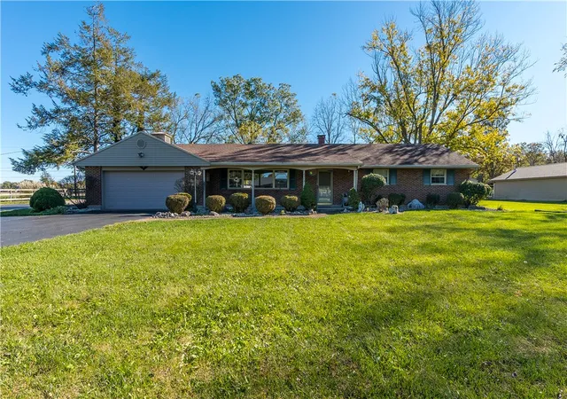 Photo 1 of Single family home for sale at 6315 Country Ests Dr, Tipp City, OH 45371 | MLS# 971560 | Listing updated on 2026-10-21