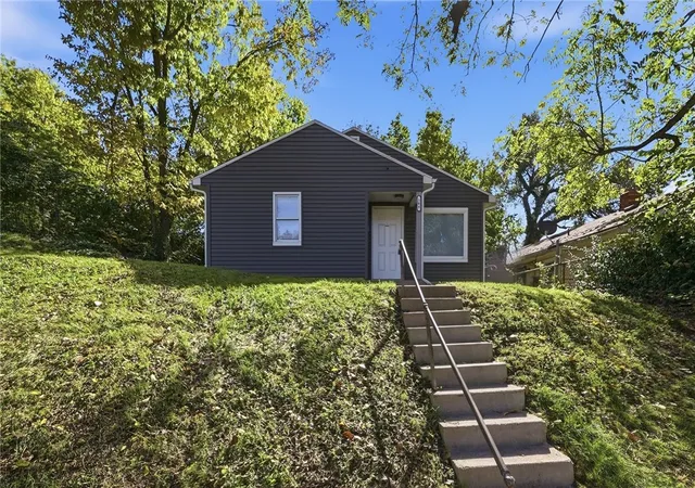 Photo 1 of Single family home for sale at 304 Sheridan Ave, Dayton, OH 45403 | MLS# 971494 | Listing updated on 2026-10-21