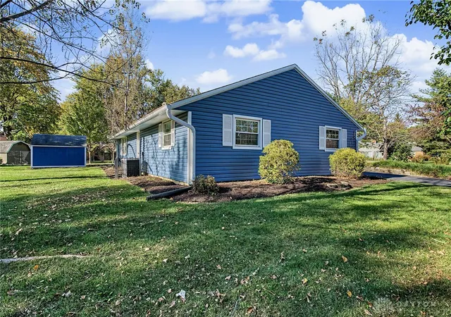 Photo 4 of Single family home for sale at 204 Anton Ct, Dayton, OH 45458 | MLS# 971661 | Listing updated on 2026-10-21