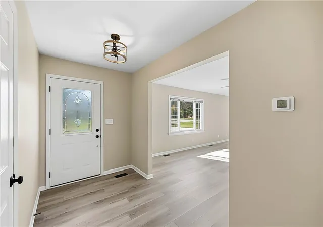 Photo 4 of Single family home for sale at 707 Kings Row Ave, Dayton, OH 45429 | MLS# 971640 | Listing updated on 2026-10-22