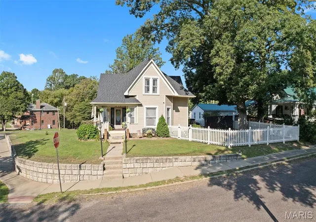 Photo 1 of Single family home for sale at 615 Grigg St, Greenville, IL 62246 | MLS# MIS26054732 | Listing updated on 2026-09-08