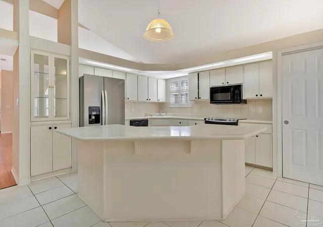 Photo 3 of Single family home for sale at 5421 Dynasty Dr, Pensacola, FL 32504 | MLS# 688821 | Listing updated on 2026-10-19