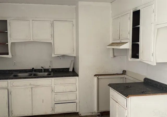 Photo 3 of Single family home for sale at 1131 Germain St, Pensacola, FL 32534 | MLS# 688548 | Listing updated on 2026-09-04
