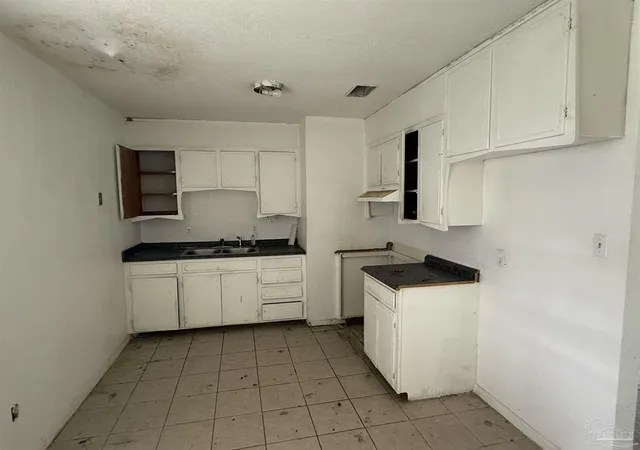 Photo 4 of Single family home for sale at 1131 Germain St, Pensacola, FL 32534 | MLS# 688548 | Listing updated on 2026-09-04