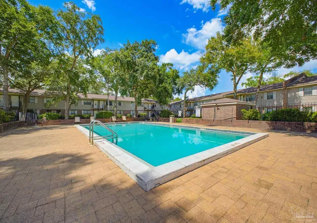 Listing Photo 2 - Condo for sale in building located at 4344 Langley Ave, Pensacola, FL 32504 - Unit #B202