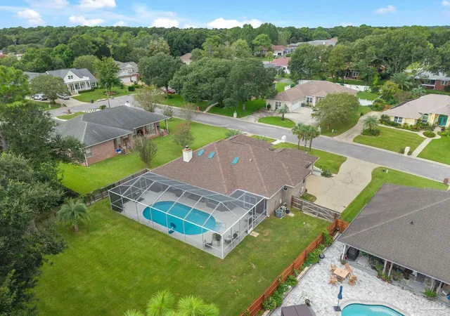 Photo 3 of Single family home for sale at 2005 Cameron Dr, Pensacola, FL 32505 | MLS# 688865 | Listing updated on 2026-09-13
