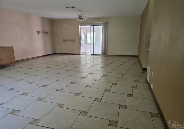 Photo 3 of Single family home for sale at 2841 Mandeville Ln, Pensacola, FL 32526 | MLS# 688365 | Listing updated on 2026-09-17