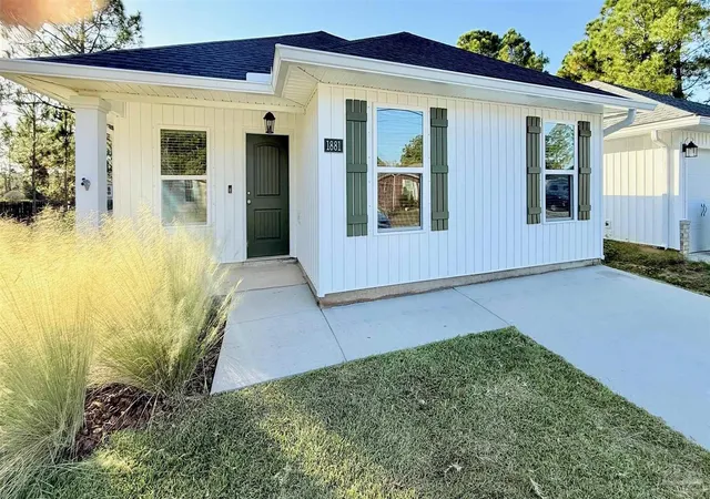 Photo 1 of Single family home for sale at 1881 America Ave, Gulf Breeze, FL 32563 | MLS# 689388 | Listing updated on 2026-09-27