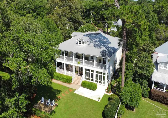 Photo 1 of Mansion for sale at 202 S Mobile St, Fairhope, AL 36532 | MLS# 689670 | Listing updated on 2026-10-04