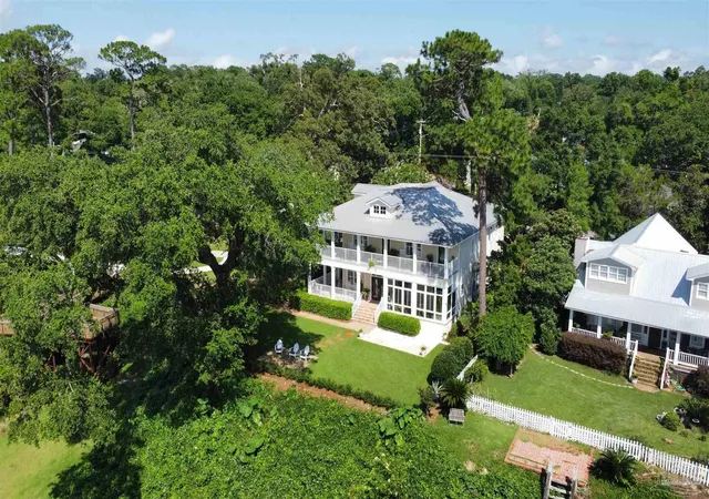 Photo 3 of Mansion for sale at 202 S Mobile St, Fairhope, AL 36532 | MLS# 689670 | Listing updated on 2026-10-04