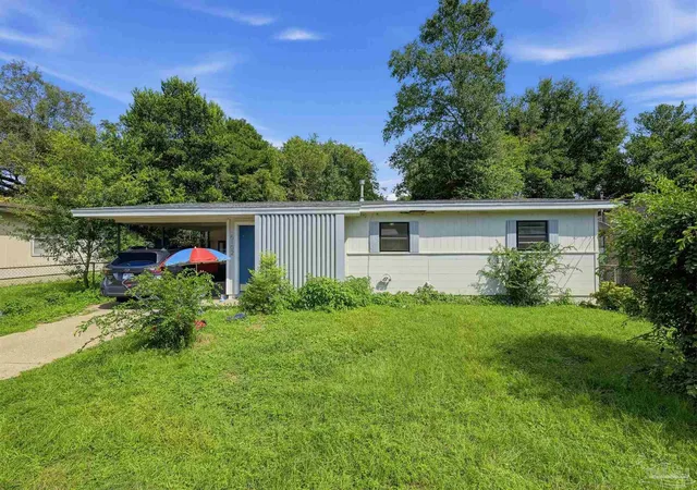 Photo 3 of Single family home for sale at 5012 Burlington Ave, Pensacola, FL 32505 | MLS# 689386 | Listing updated on 2026-10-13