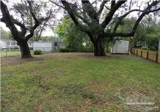 Photo 2 of Single family home for sale at 250 Chestnut St, Pensacola, FL 32506 | MLS# 688880 | Listing updated on 2026-10-07
