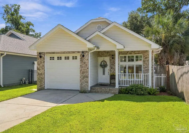 Photo 3 of Single family home for sale at 1207 E Hatton St, Pensacola, FL 32503 | MLS# 690060 | Listing updated on 2026-10-21