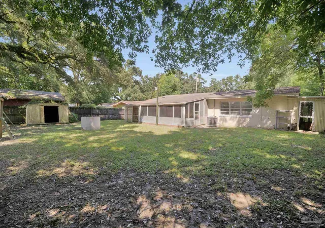 Photo 2 of Single family home for sale at 911 Springbrook Ave, Pensacola, FL 32505 | MLS# 689233 | Listing updated on 2026-09-19