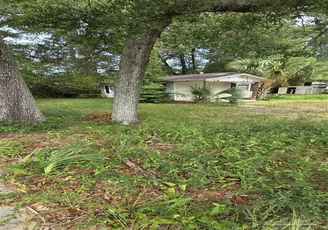 Photo 2 of Single family home for sale at 800 W Gonzalez St, Pensacola, FL 32501 | MLS# 688493 | Listing updated on 2026-09-03