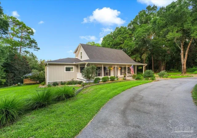Photo 3 of Single family home for sale at 4951 Winding Way, Milton, FL 32570 | MLS# 688645 | Listing updated on 2026-09-10