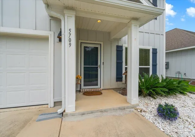 Photo 3 of Single family home for sale at 5709 Danbury Blvd, Milton, FL 32571 | MLS# 685053 | Listing updated on 2026-09-08