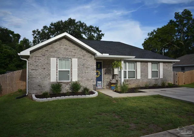 Photo 1 of Single family home for sale at 2708 N H St, Pensacola, FL 32501 | MLS# 688850 | Listing updated on 2026-09-11