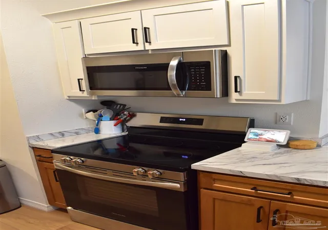 Photo 4 of Single family home for sale at 2708 N H St, Pensacola, FL 32501 | MLS# 688850 | Listing updated on 2026-09-11