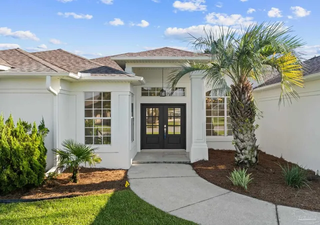 Photo 3 of Single family home for sale at 1137 Naples Dr, Pensacola, FL 32507 | MLS# 689148 | Listing updated on 2026-10-01