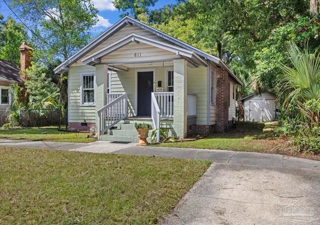 Photo 2 of Single family home for sale at 611 N 8th Avenue, Pensacola, FL 32501 | MLS# 688848 | Listing updated on 2026-09-11