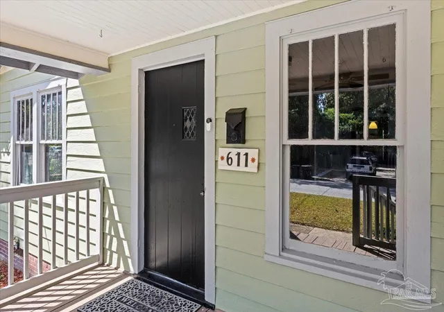 Photo 4 of Single family home for sale at 611 N 8th Avenue, Pensacola, FL 32501 | MLS# 688848 | Listing updated on 2026-09-11