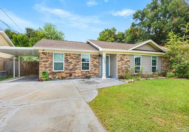 Photo 3 of Single family home for sale at 5791 Graymont Ln, Pensacola, FL 32526 | MLS# 688756 | Listing updated on 2026-09-09