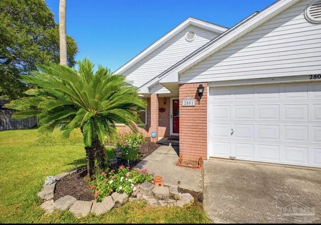 Photo 1 of Single family home for sale at 2801 Brassie Cir, Navarre, FL 32566 | MLS# 689682 | Listing updated on 2026-09-29