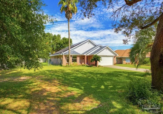 Photo 3 of Single family home for sale at 2801 Brassie Cir, Navarre, FL 32566 | MLS# 689682 | Listing updated on 2026-09-29
