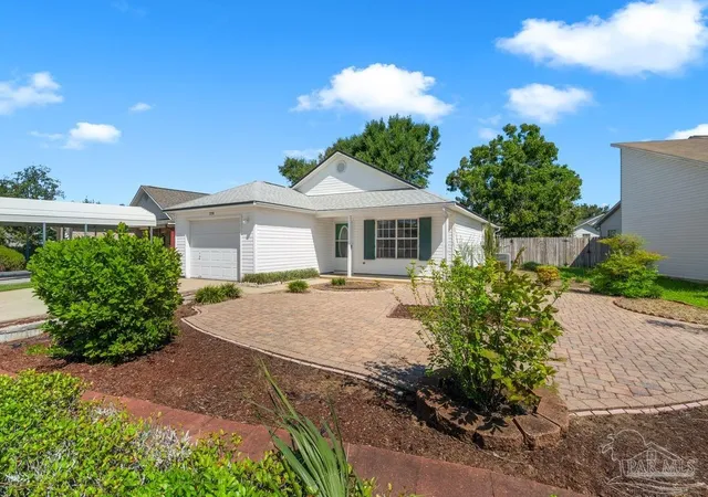 Photo 1 of Single family home for sale at 330 Hilburn Pl, Pensacola, FL 32504 | MLS# 689489 | Listing updated on 2026-10-21