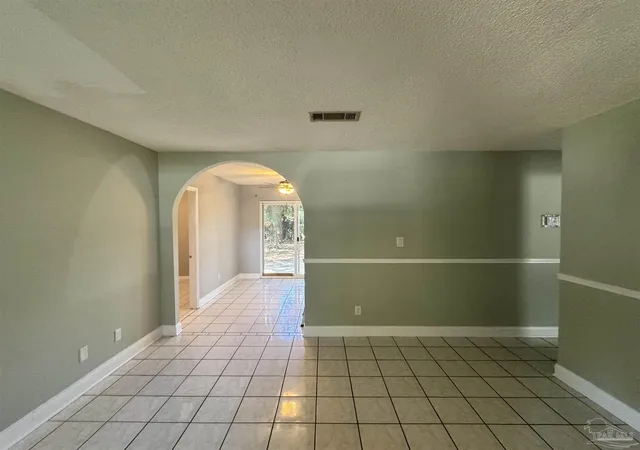 Photo 4 of Single family home for sale at 3980 Baywoods Dr, Pensacola, FL 32504 | MLS# 688768 | Listing updated on 2026-09-10