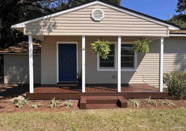 Photo 1 of Single family home for sale at 4 Mindoro Cir, Pensacola, FL 32507 | MLS# 688899 | Listing updated on 2026-09-19