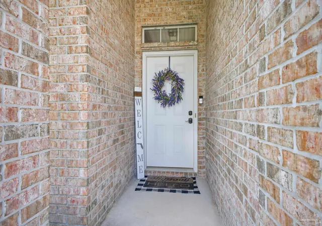 Photo 3 of Single family home for sale at 1465 Joseph Cir, Gulf Breeze, FL 32563 | MLS# 688525 | Listing updated on 2026-09-13