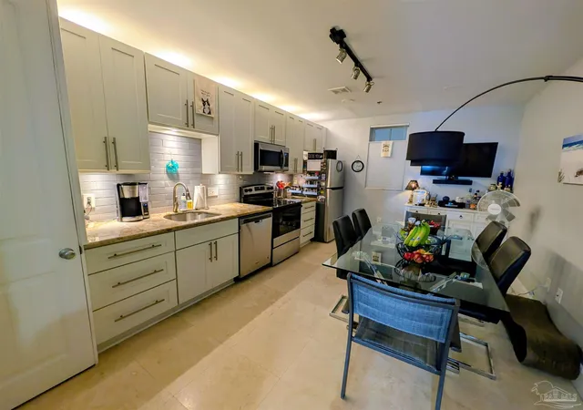Listing Photo 2 - Condo for sale in building located at 13928 River Rd, Pensacola, FL 32507 - Unit #703