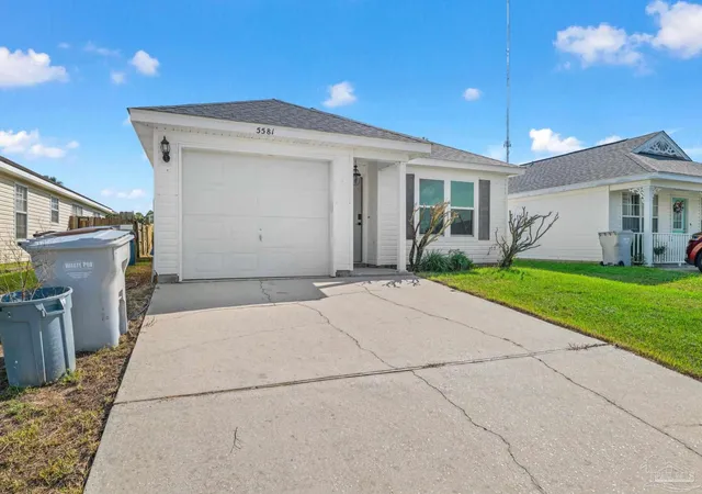 Photo 3 of Single family home for sale at 5581 Shadow Shore Pl, Gulf Breeze, FL 32563 | MLS# 688503 | Listing updated on 2026-10-05