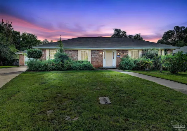 Photo 2 of Single family home for sale at 1085 Farmington, Pensacola, FL 32504 | MLS# 690018 | Listing updated on 2026-10-07