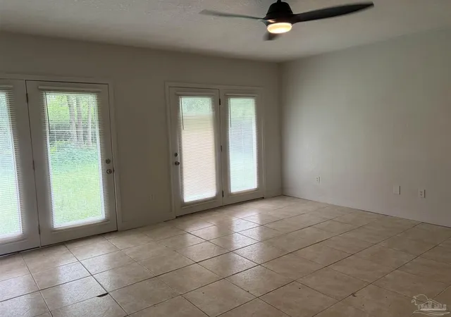 Photo 4 of Sale Pending at 20 Sioux Trl, Pensacola, FL 32506 | MLS# 688442 | Listing updated on 2026-10-26