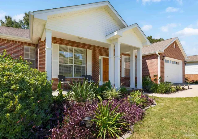 Photo 2 of Single family home for sale at 601 W Lynn Brk, Crestview, FL 32539 | MLS# 688844 | Listing updated on 2026-09-11