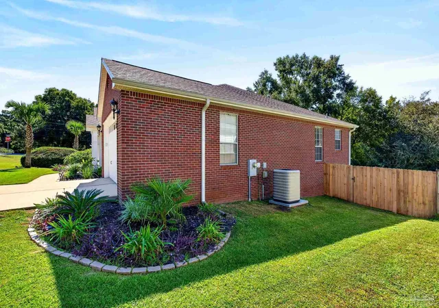 Photo 4 of Single family home for sale at 601 W Lynn Brk, Crestview, FL 32539 | MLS# 688844 | Listing updated on 2026-09-11
