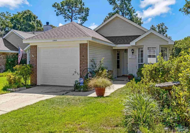 Photo 2 of Single family home for sale at 1344 Sunrunner Rd, Pensacola, FL 32504 | MLS# 688993 | Listing updated on 2026-10-14