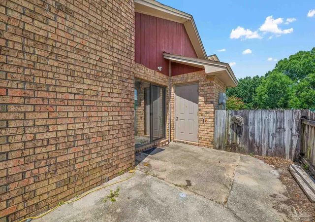 Photo 17 of Townhouse for sale at 4402 Bellview Ave #1B, Pensacola, FL 32526 | MLS# 688767 | Listing updated on 2026-09-10