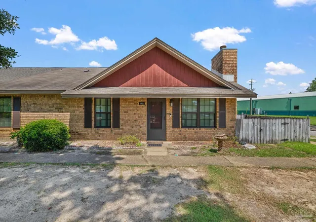 Photo 1 of Townhouse for sale at 4402 Bellview Ave #1B, Pensacola, FL 32526 | MLS# 688767 | Listing updated on 2026-09-10