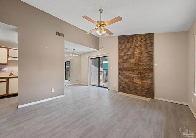 Photo 2 of Townhouse for sale at 4402 Bellview Ave #1B, Pensacola, FL 32526 | MLS# 688767 | Listing updated on 2026-09-10