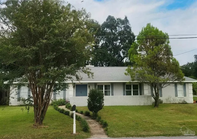 Single family home for sale at 405 Poinciana Dr, Gulf Breeze, FL 32561 | MLS# 689877