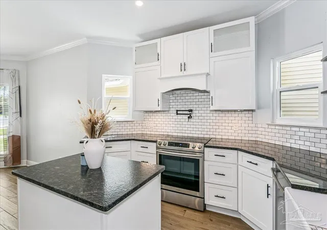 Photo 2 of Single family home for sale at 1151 Lionsgate Ln, Gulf Breeze, FL 32563 | MLS# 687885 | Listing updated on 2026-09-17