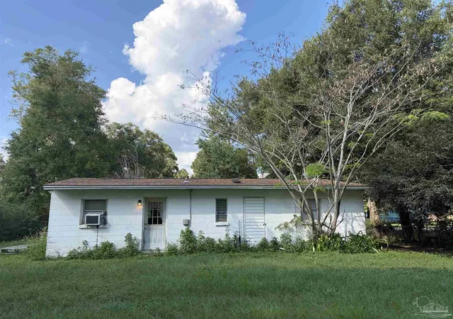 Photo 2 of Single family home for sale at 134 Garfield Dr, Pensacola, FL 32505 | MLS# 689464 | Listing updated on 2026-10-04