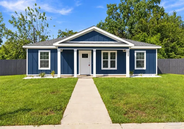 Photo 1 of Single family home for sale at 3017 Berwick St, Pensacola, FL 32503 | MLS# 689443 | Listing updated on 2026-09-24